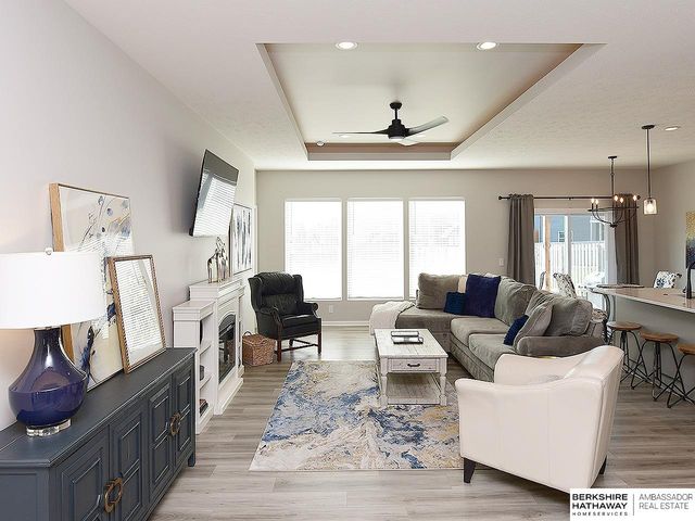12957 S 54 Street, Papillion, NE 68138