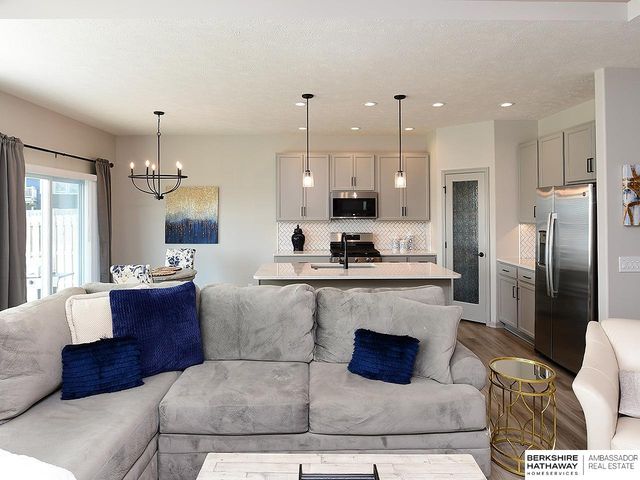 12957 S 54 Street, Papillion, NE 68138