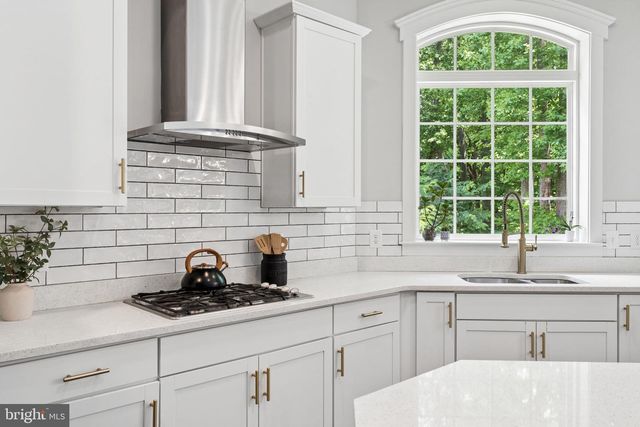 2019 BASIL HALL CT, Gambrills, MD 21054