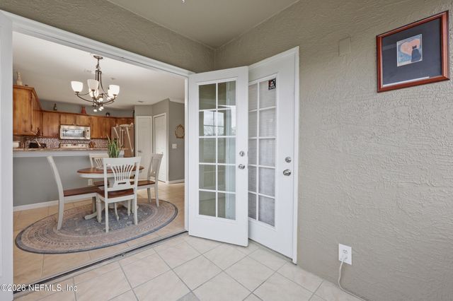 1701 THE GREENS Way 1923, Jacksonville Beach, FL 32250