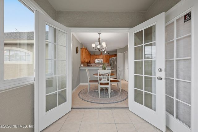 1701 THE GREENS Way 1923, Jacksonville Beach, FL 32250