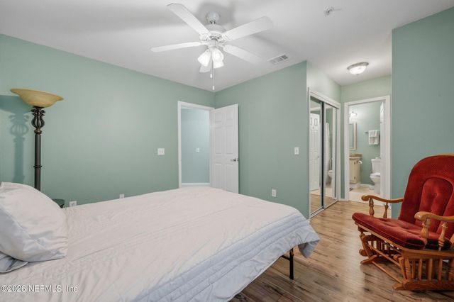 1701 THE GREENS Way 1923, Jacksonville Beach, FL 32250