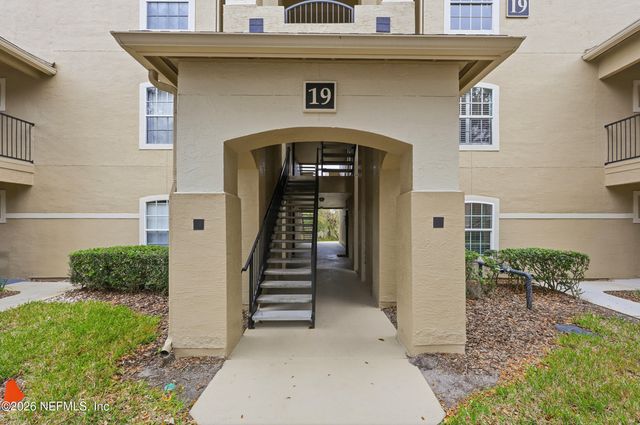 1701 THE GREENS Way 1923, Jacksonville Beach, FL 32250