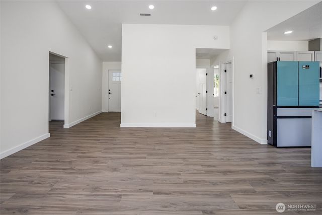 252 Wake Robin Lane, Longview, WA 98632