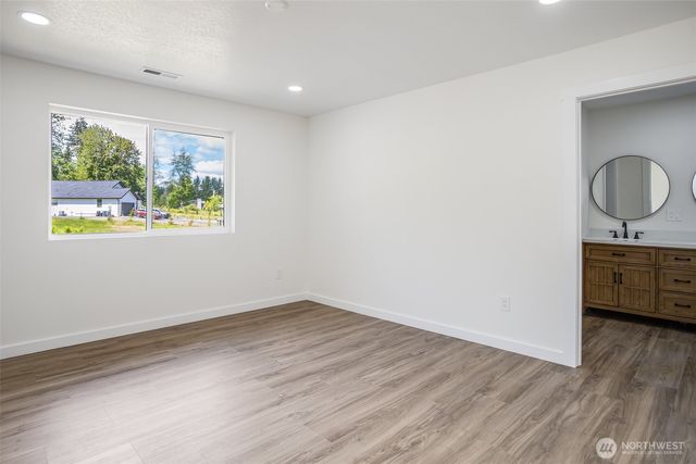 252 Wake Robin Lane, Longview, WA 98632