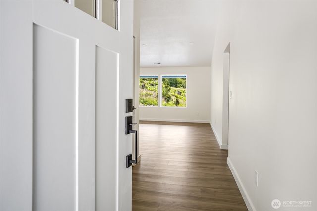 252 Wake Robin Lane, Longview, WA 98632