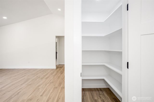 252 Wake Robin Lane, Longview, WA 98632