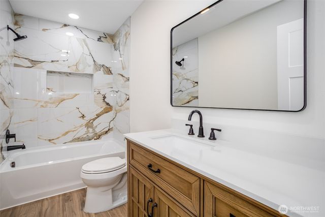 252 Wake Robin Lane, Longview, WA 98632