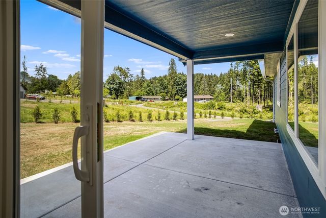 252 Wake Robin Lane, Longview, WA 98632