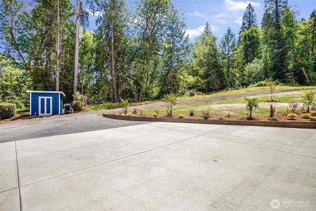 252 Wake Robin Lane, Longview, WA 98632