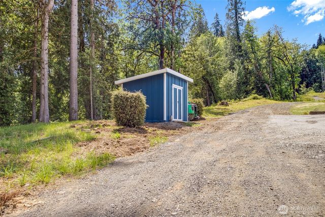 252 Wake Robin Lane, Longview, WA 98632