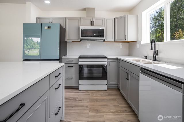 252 Wake Robin Lane, Longview, WA 98632