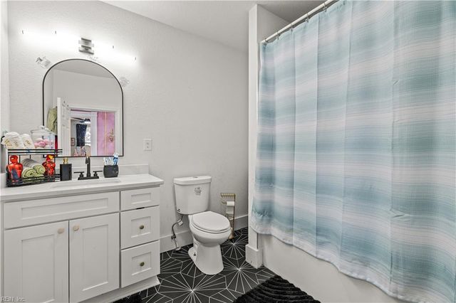 205 Cedar ST, Suffolk, VA 23434