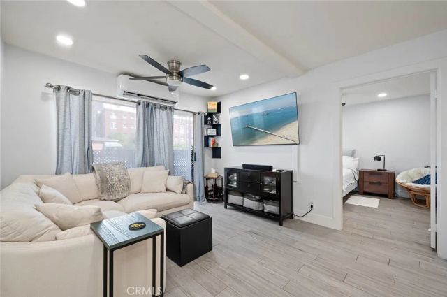 327 Chestnut Avenue 102, Long Beach, CA 90802