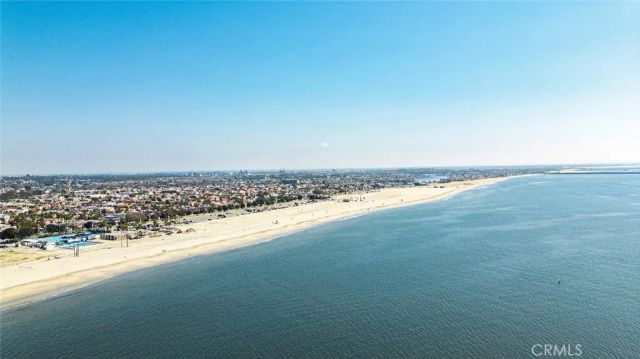 327 Chestnut Avenue 102, Long Beach, CA 90802