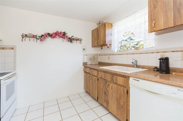 17616 EAGLE LANE, Lutz, FL 33558