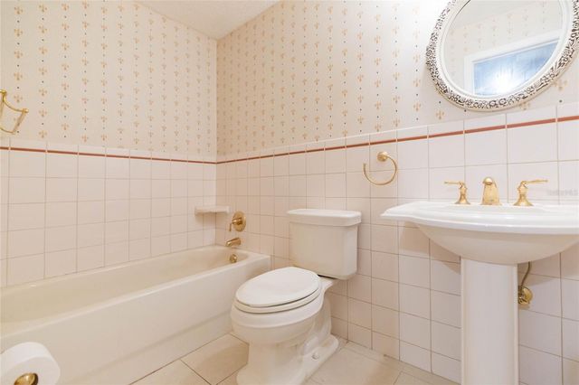 17616 EAGLE LANE, Lutz, FL 33558