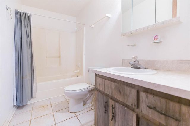 17616 EAGLE LANE, Lutz, FL 33558