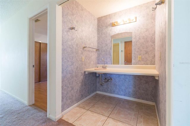 17616 EAGLE LANE, Lutz, FL 33558