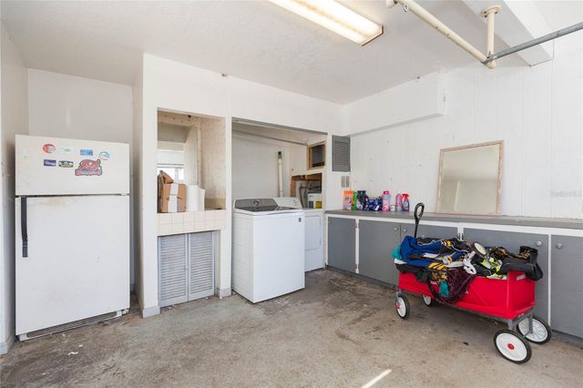 17616 EAGLE LANE, Lutz, FL 33558