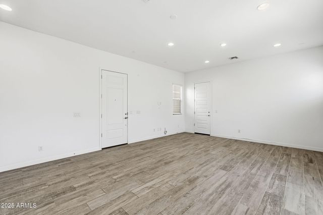 204 E TAURUS Place, Chandler, AZ 85249