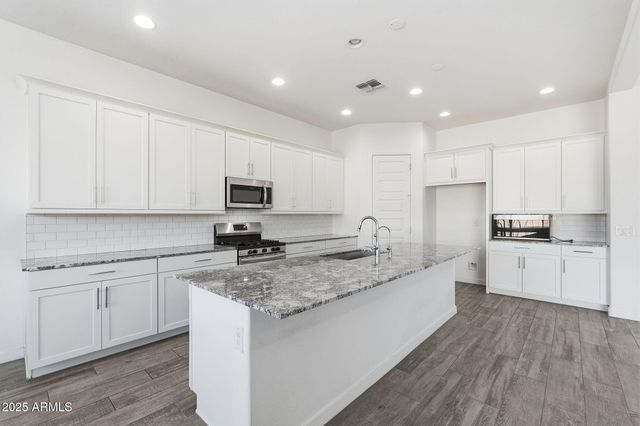 204 E TAURUS Place, Chandler, AZ 85249