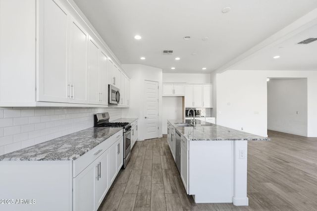 204 E TAURUS Place, Chandler, AZ 85249