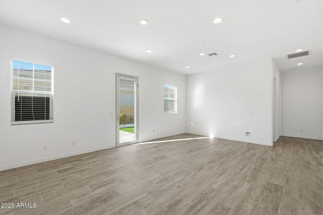 204 E TAURUS Place, Chandler, AZ 85249