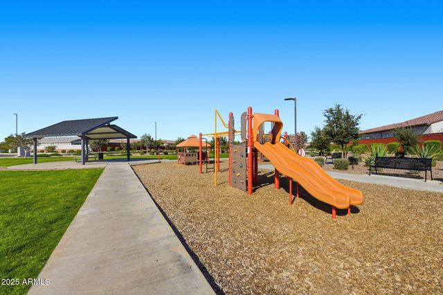 204 E TAURUS Place, Chandler, AZ 85249