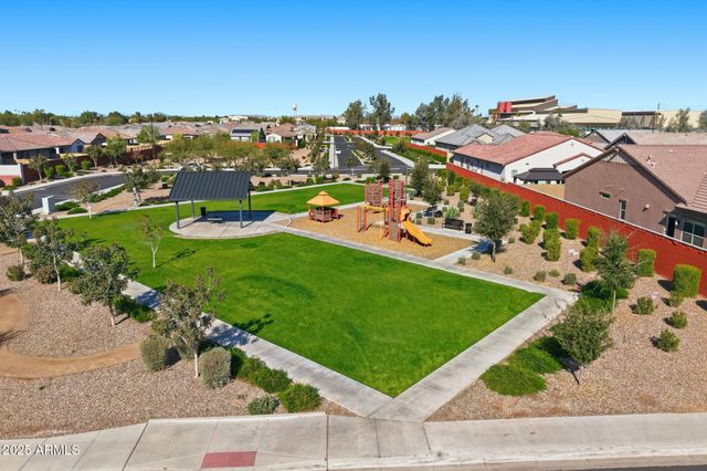 204 E TAURUS Place, Chandler, AZ 85249