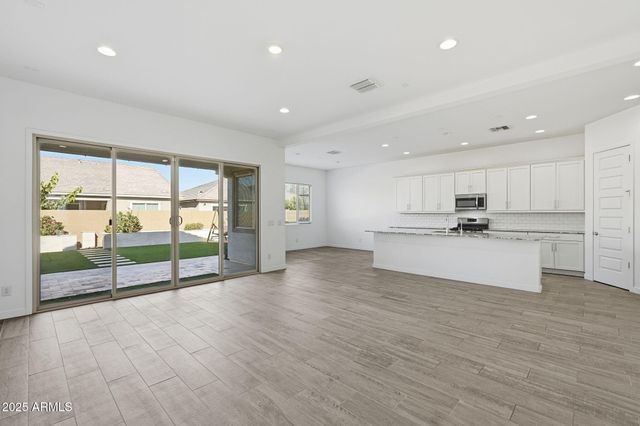 204 E TAURUS Place, Chandler, AZ 85249