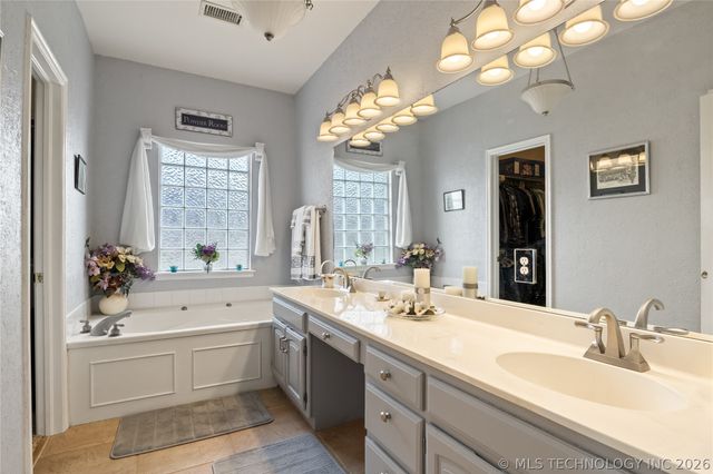 8402 N 100th East Avenue, Owasso, OK 74055