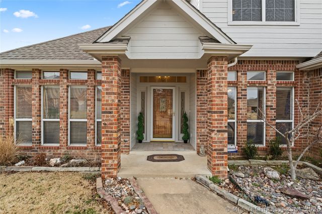 8402 N 100th East Avenue, Owasso, OK 74055
