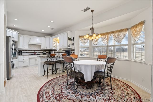 8402 N 100th East Avenue, Owasso, OK 74055