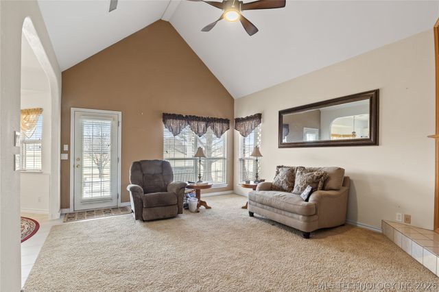 8402 N 100th East Avenue, Owasso, OK 74055