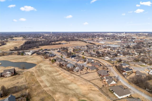 8402 N 100th East Avenue, Owasso, OK 74055