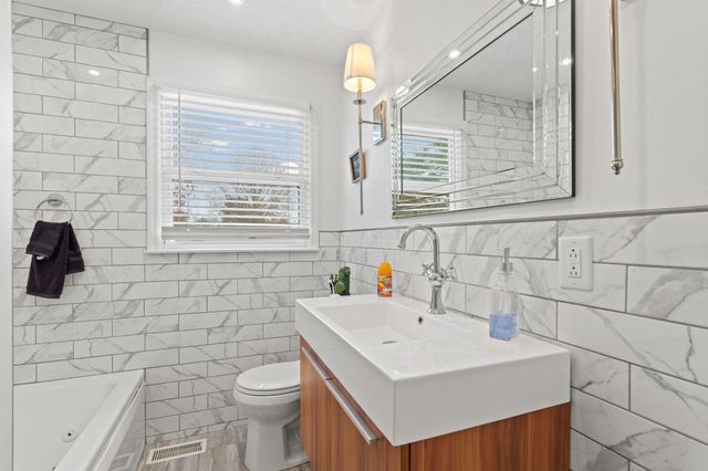 6016 Clifton Dr, Columbia, TN 38401