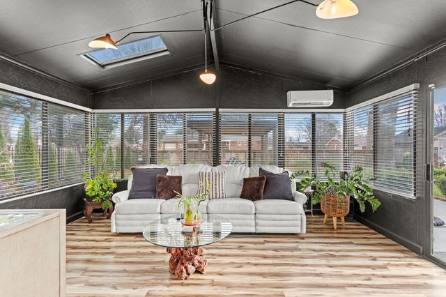 6016 Clifton Dr, Columbia, TN 38401