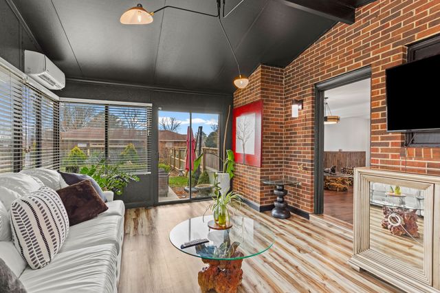 6016 Clifton Dr, Columbia, TN 38401