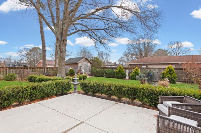 6016 Clifton Dr, Columbia, TN 38401