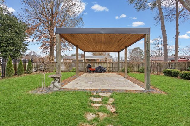 6016 Clifton Dr, Columbia, TN 38401