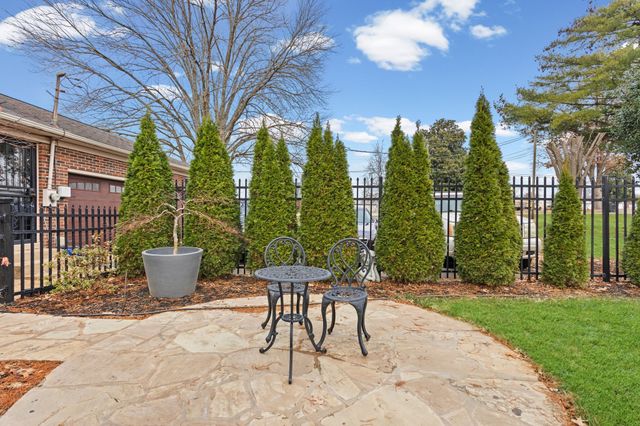 6016 Clifton Dr, Columbia, TN 38401