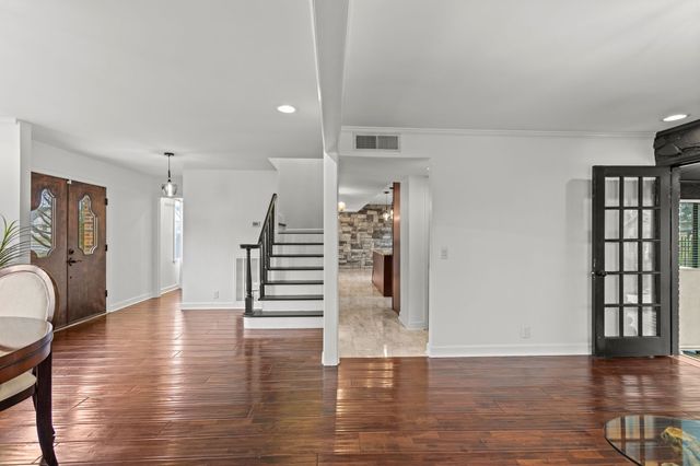 6016 Clifton Dr, Columbia, TN 38401