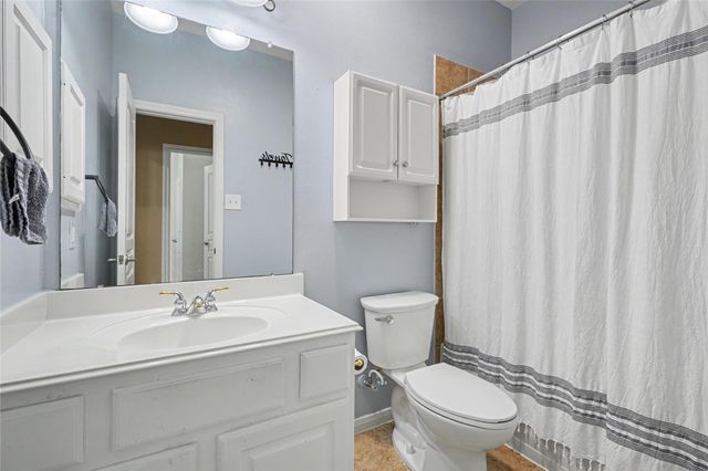 2129 Brittany Colony Drive, League City, TX 77573
