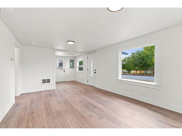 2505 LINCOLN Ave, Vancouver, WA 98660