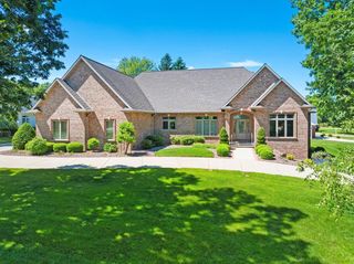 2930 S TELEMARK CIRCLE, Green Bay, WI 54313