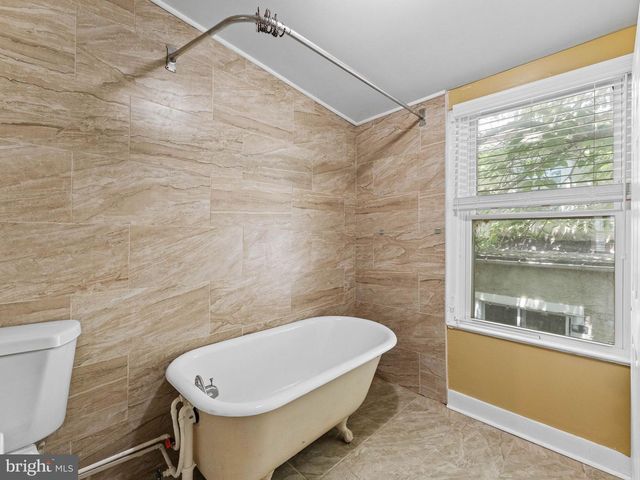 2423 MADISON SQ, Philadelphia, PA 19146