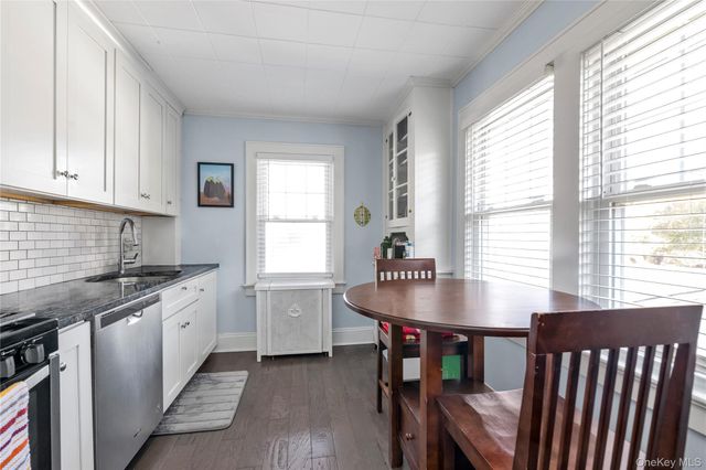 127 Smith Street, Lynbrook, NY 11563