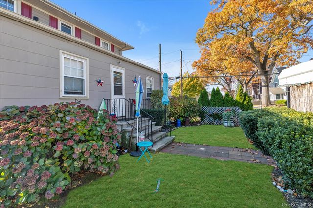 127 Smith Street, Lynbrook, NY 11563