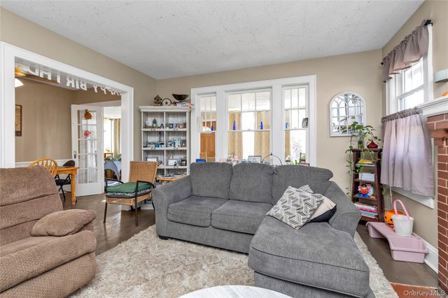 127 Smith Street, Lynbrook, NY 11563